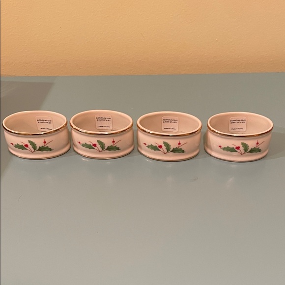 Vintage Lenox Ceramic Holly Napkin Rings Set of 4 in Original Box - Picture 3 of 6